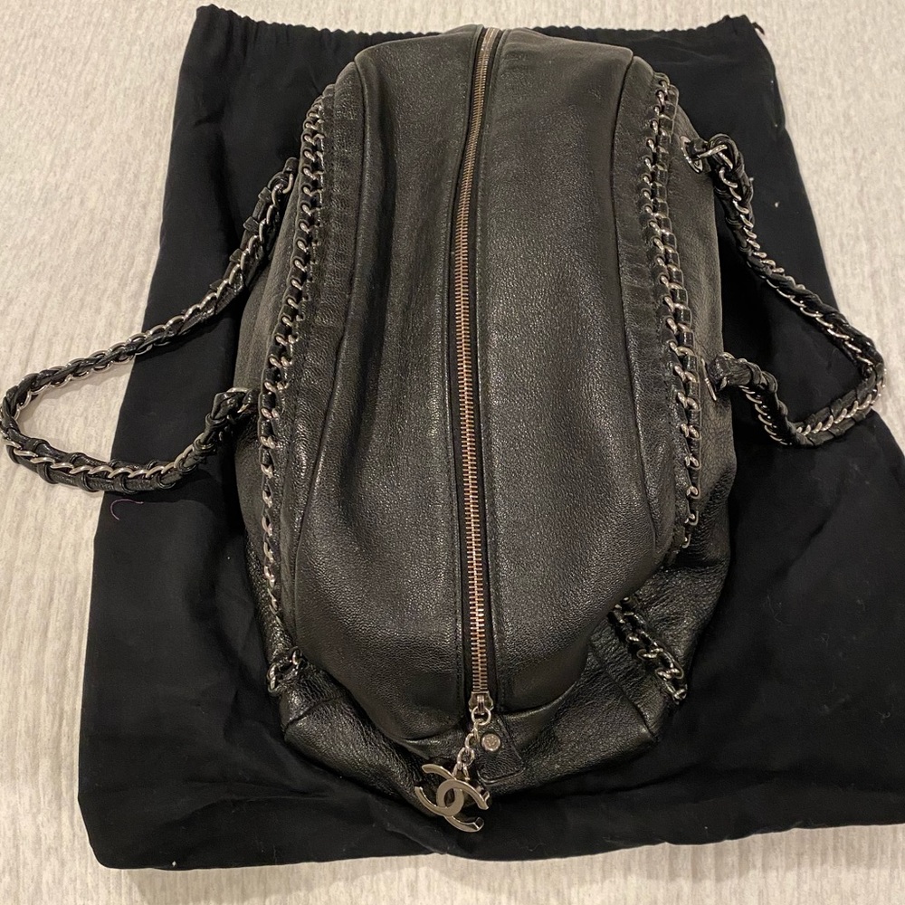 authentic CHANEL Luxe Ligne Bowler Bag - Picture 11 of 12